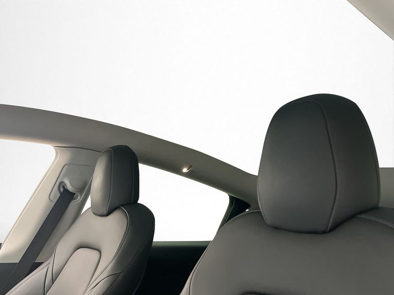 Tesla Model Y bild 11