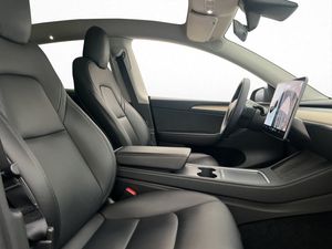 Tesla Model Y bild 13