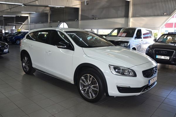 Volvo V60 Cross Country Cross Country D4 190hk Momentum - 2016