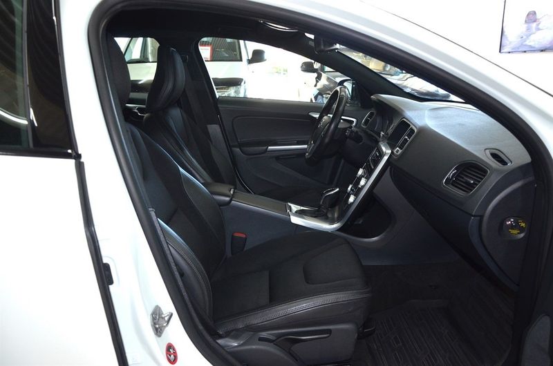 Volvo V60 bild 8