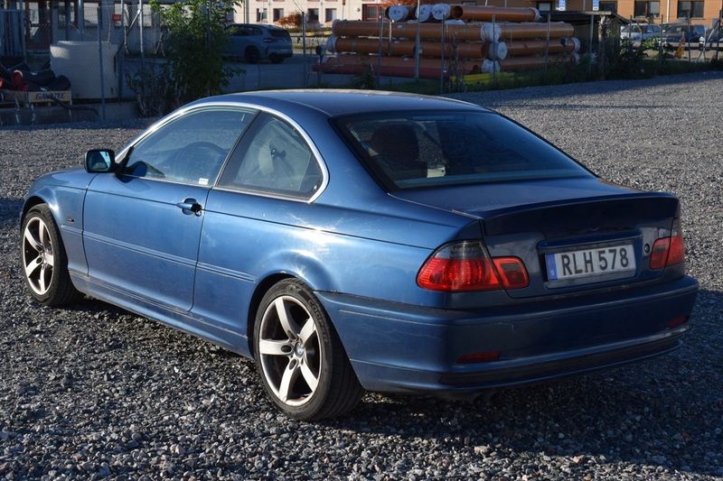 BMW 323 bild 4