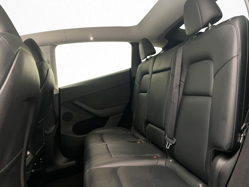 Tesla Model Y bild 17