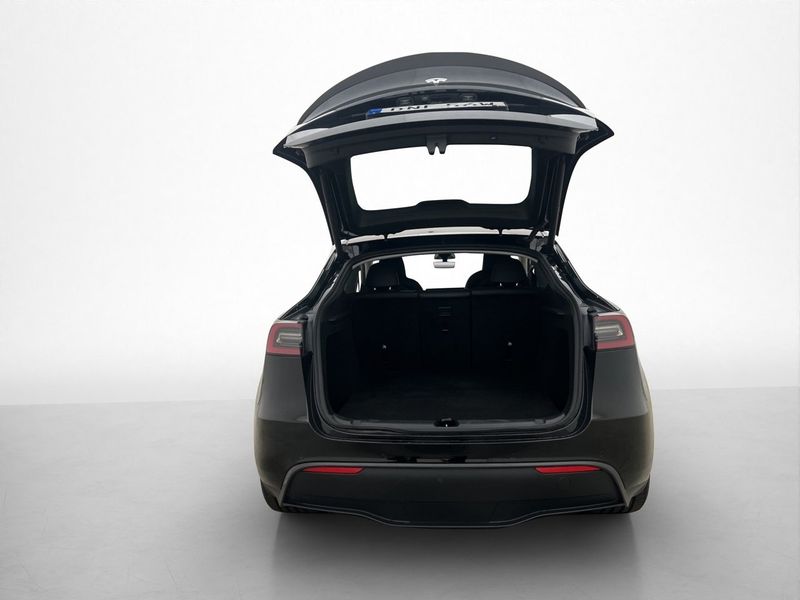 Tesla Model Y bild 31