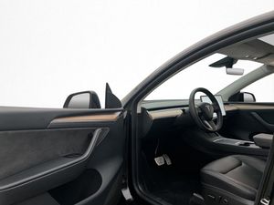 Tesla Model Y bild 11