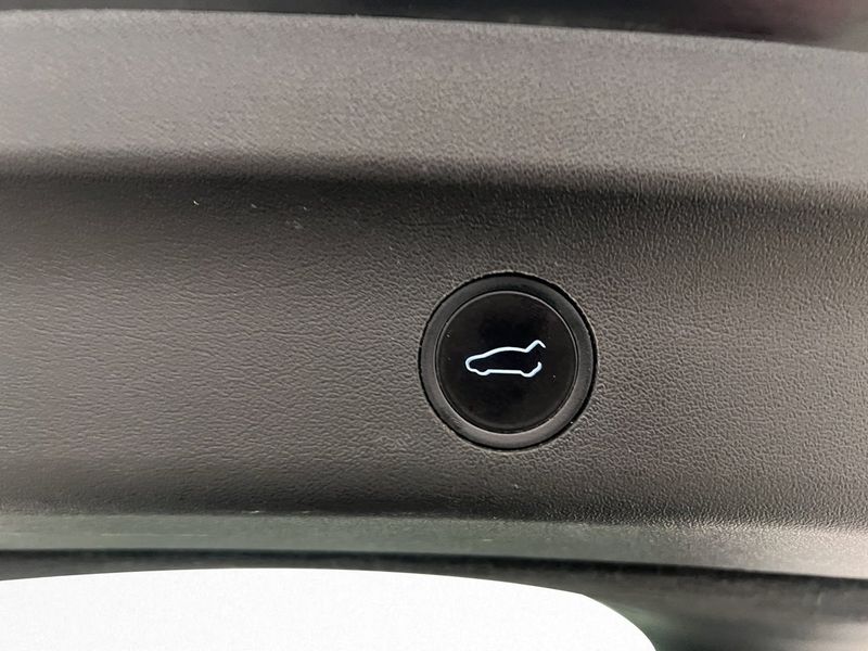 Tesla Model Y bild 32