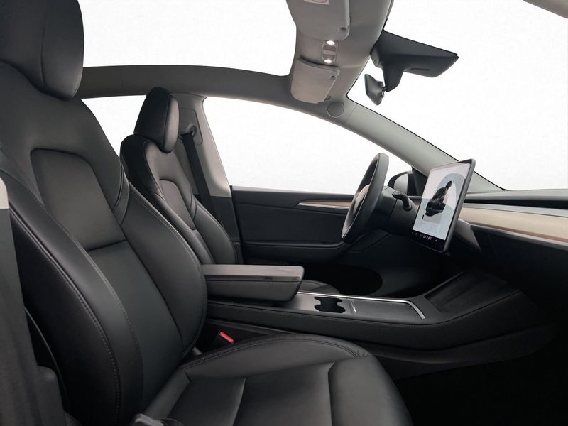 Tesla Model Y bild 15
