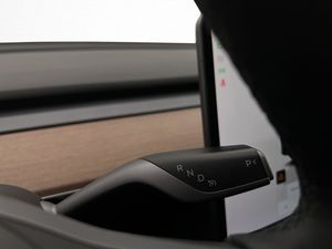 Tesla Model Y bild 19