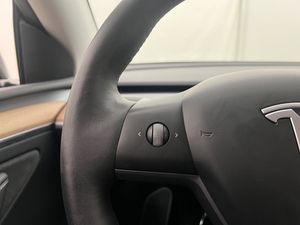 Tesla Model Y bild 20