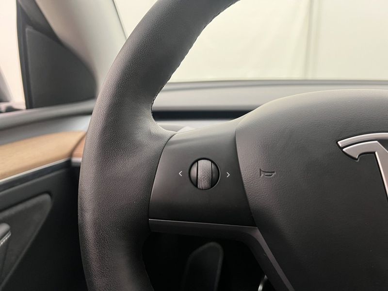 Tesla Model Y bild 20