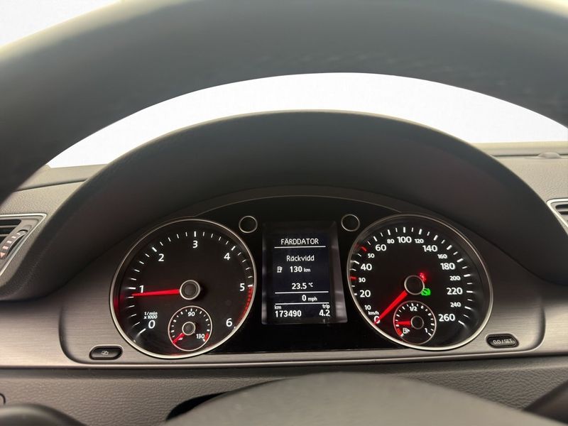 Volkswagen Passat bild 17