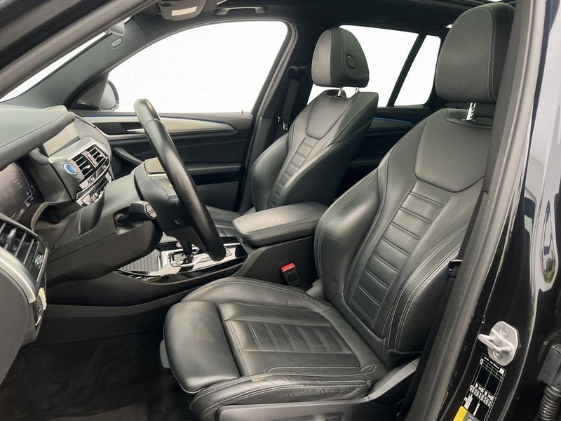 BMW iX3 bild 13