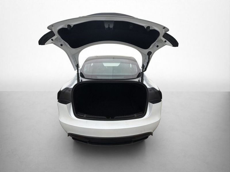 Tesla Model 3 bild 8