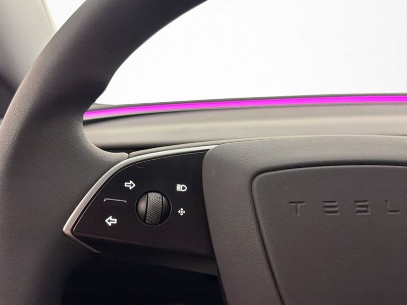 Tesla Model 3 bild 15