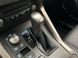 Lexus NX bild 25