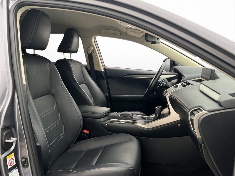 Lexus NX bild 27
