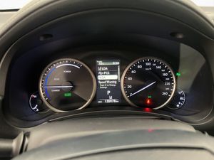 Lexus NX bild 17