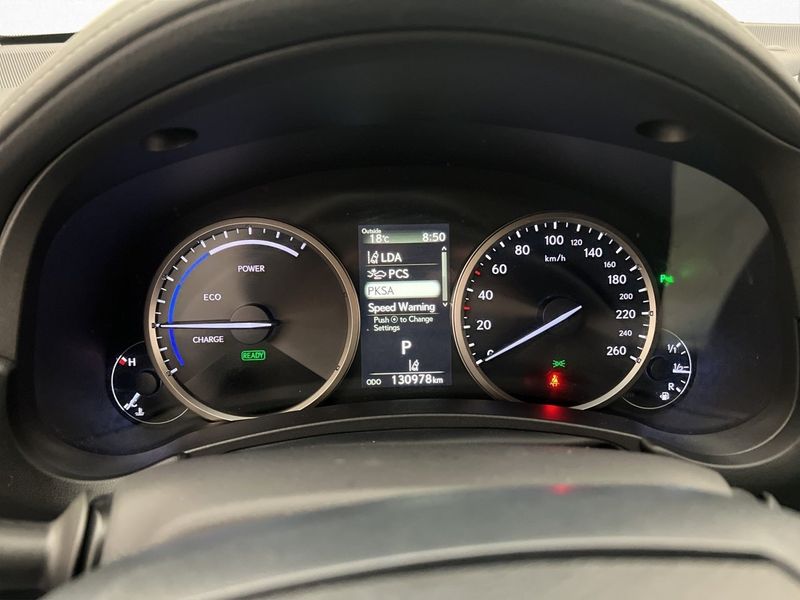 Lexus NX bild 17
