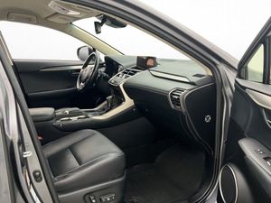 Lexus NX bild 26