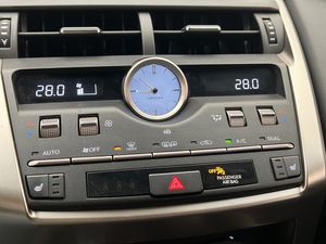 Lexus NX bild 24