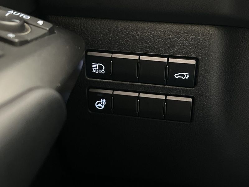 Lexus NX bild 15