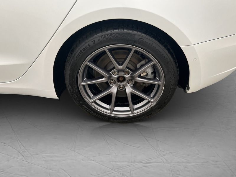 Tesla Model 3 bild 31