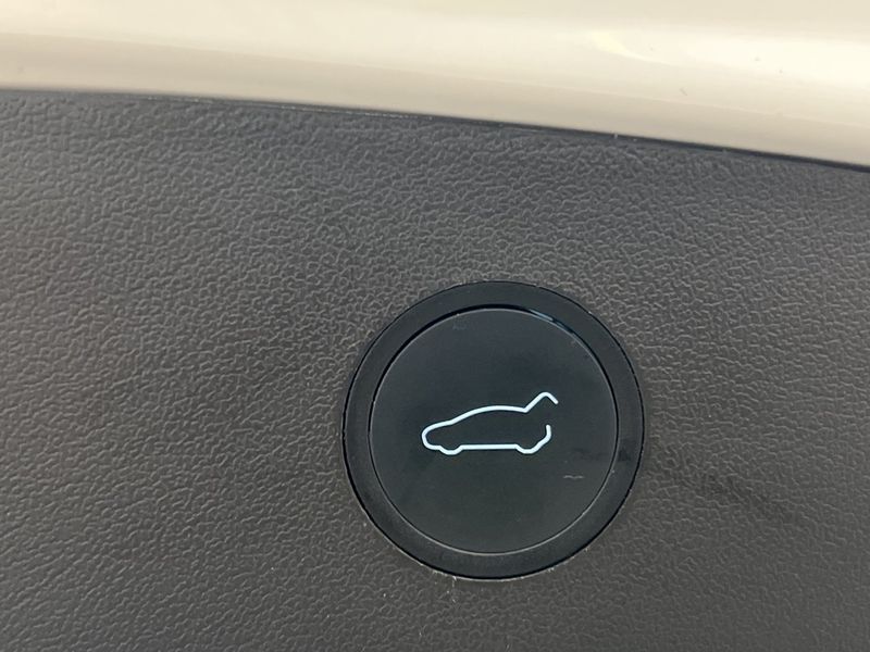 Tesla Model 3 bild 29
