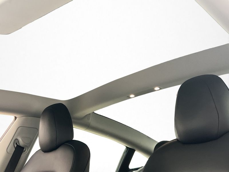 Tesla Model 3 bild 14