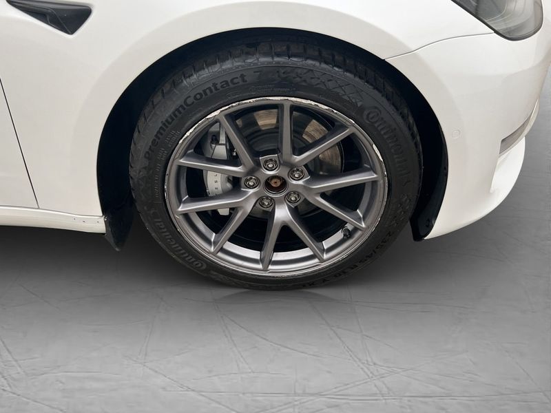 Tesla Model 3 bild 33