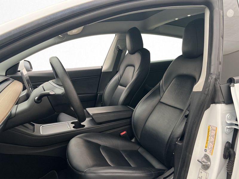 Tesla Model 3 bild 11