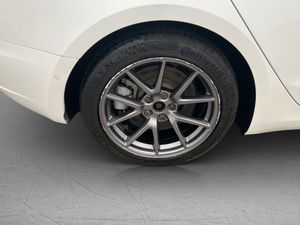 Tesla Model 3 bild 32
