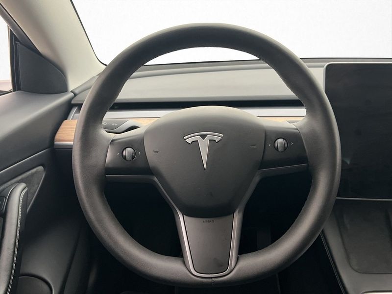 Tesla Model 3 bild 12
