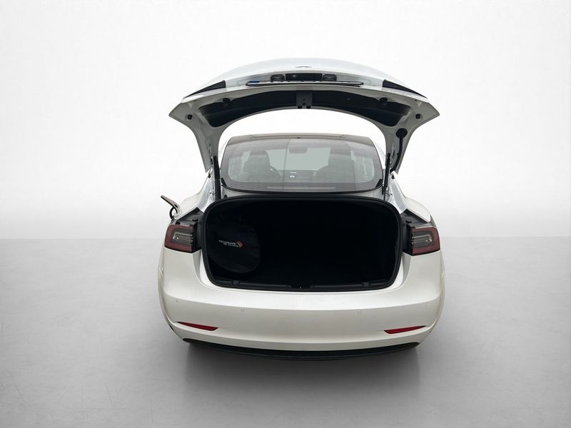 Tesla Model 3 bild 10