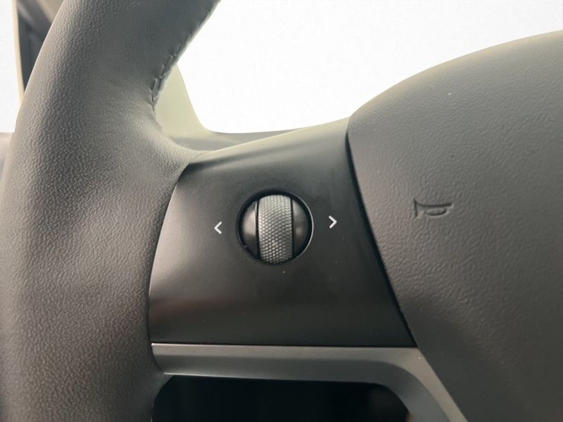 Tesla Model 3 bild 26