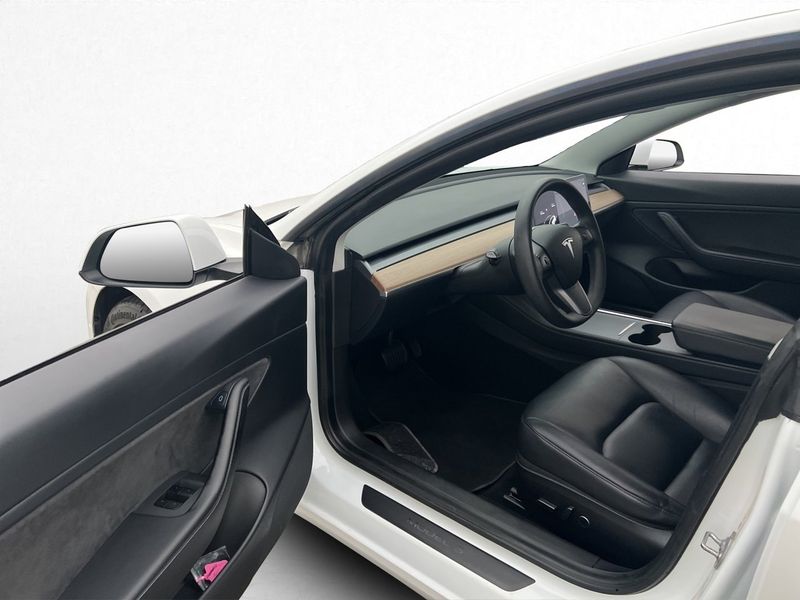 Tesla Model 3 bild 34