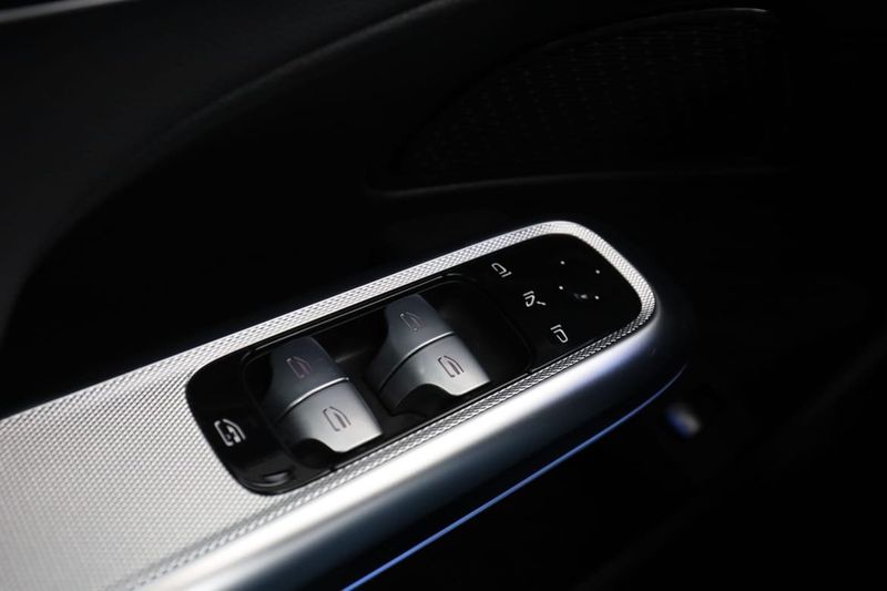 Mercedes E300 bild 36