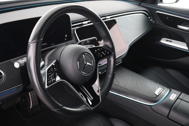 Mercedes E300 bild 12