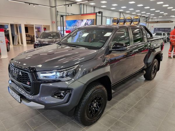 Toyota Hilux GR Sport II 237 mil Flaklock Moms - 2026
