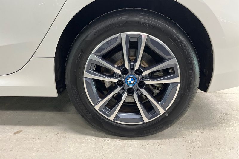 BMW 225 bild 15