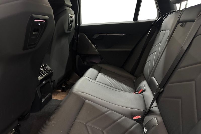 BMW i5 bild 11