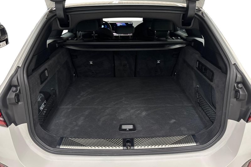 BMW i5 bild 10