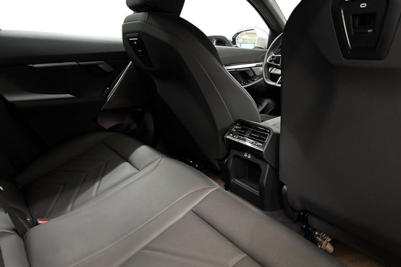 BMW i5 bild 7