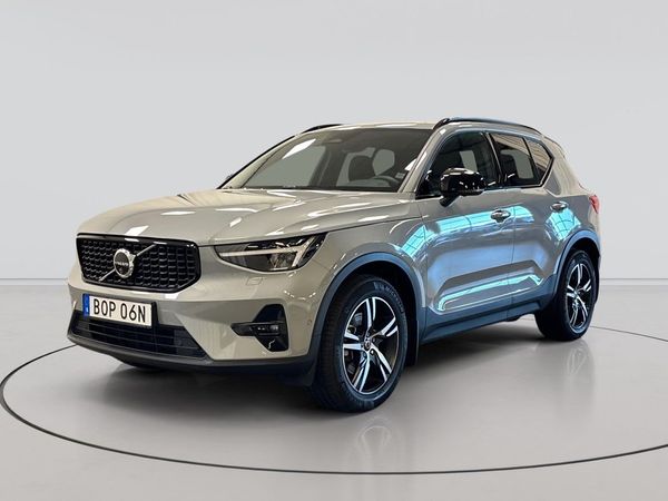 Volvo XC40 B3 FWD Bensin Plus Dark - 2025