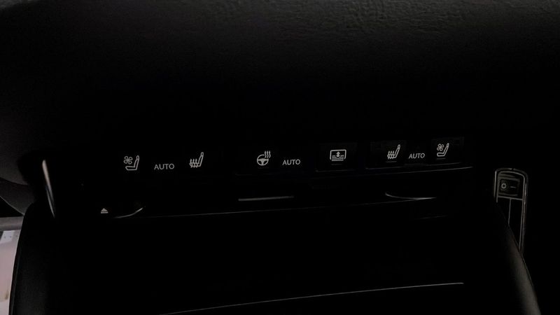 Lexus ES bild 16