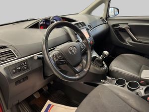 Toyota Verso bild 14