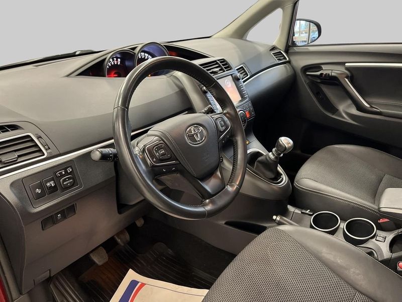 Toyota Verso bild 14