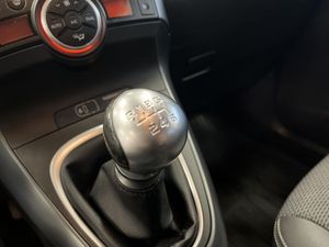 Toyota Verso bild 18