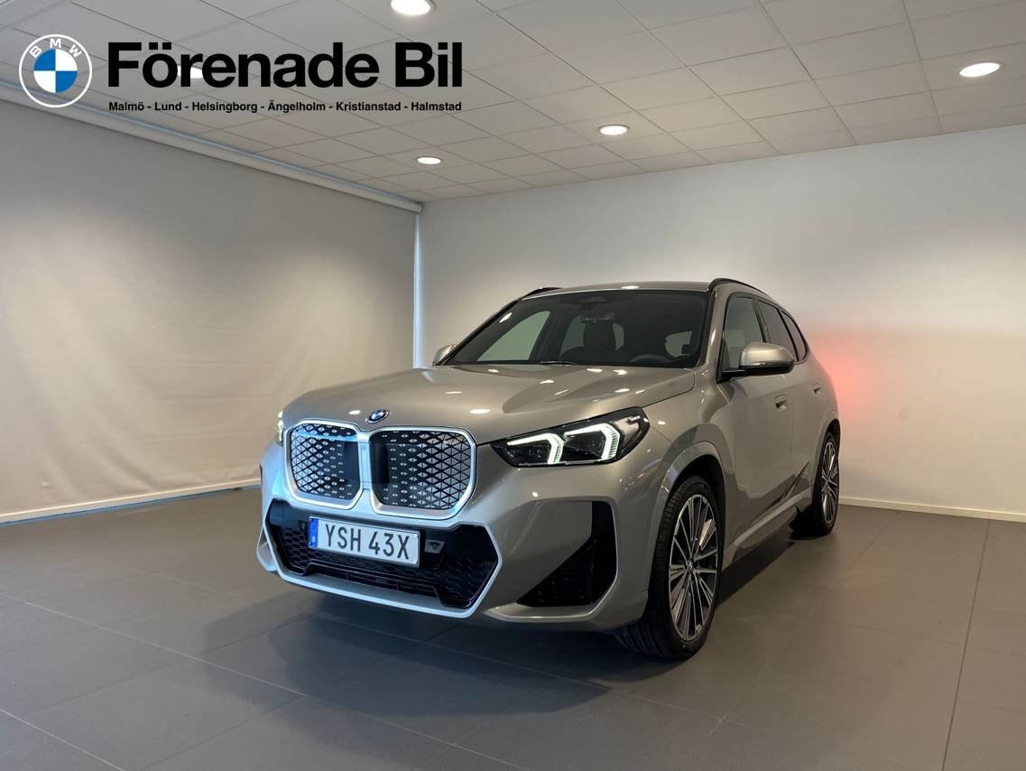 BMW iX1