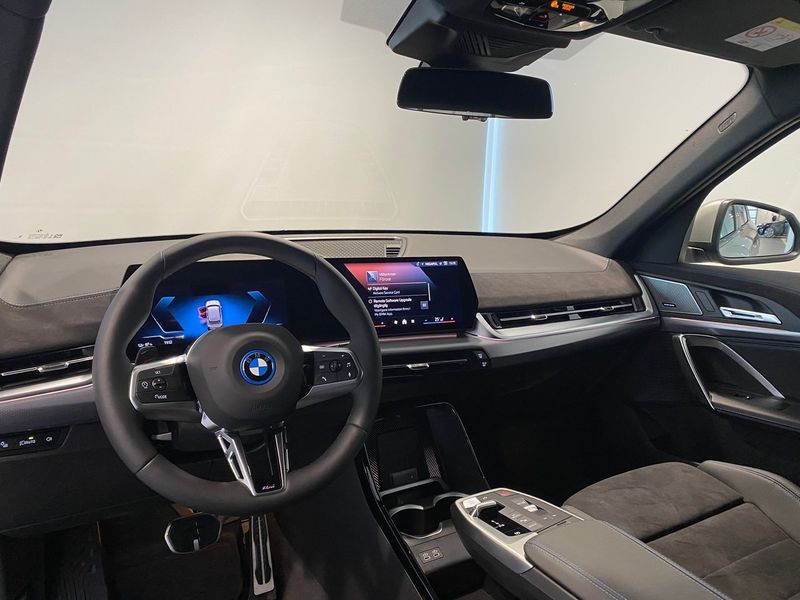 BMW iX1 bild 7