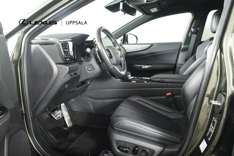 Lexus NX bild 6