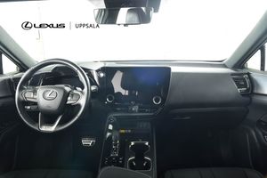 Lexus NX bild 8